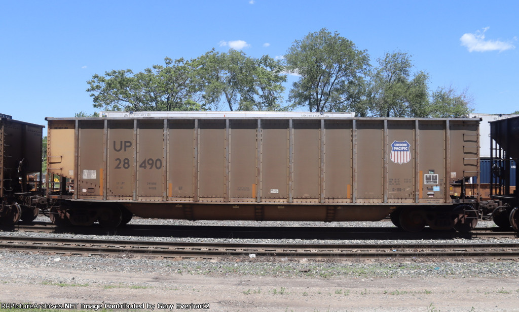 UP 28490 - Union Pacific